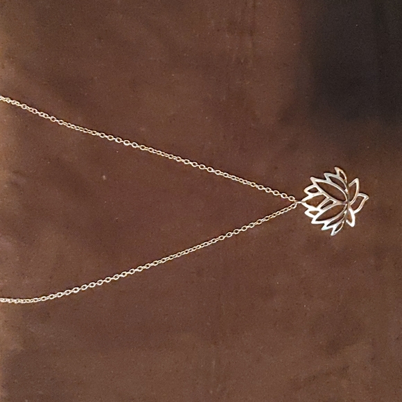 Lotus Silver Flower Necklace - Picture 1 of 2